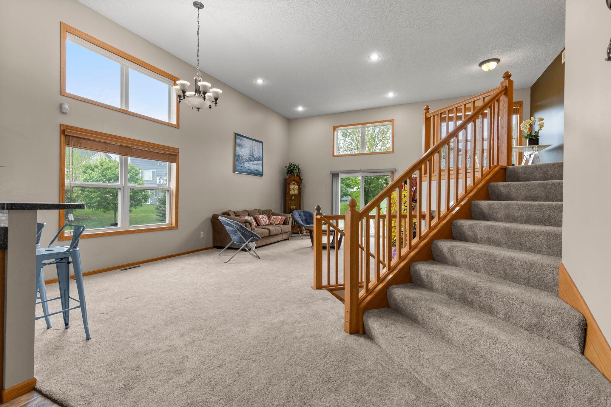 11-web-or-mls-1177 Danube Ave-21.jpg