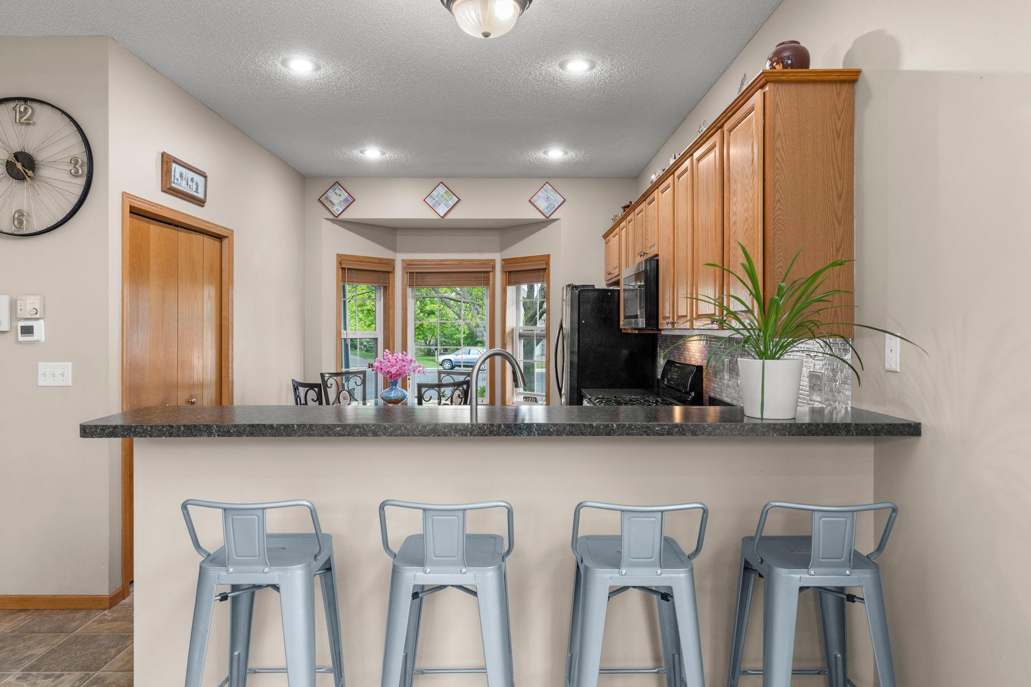 20-web-or-mls-1177 Danube Ave-48.jpg