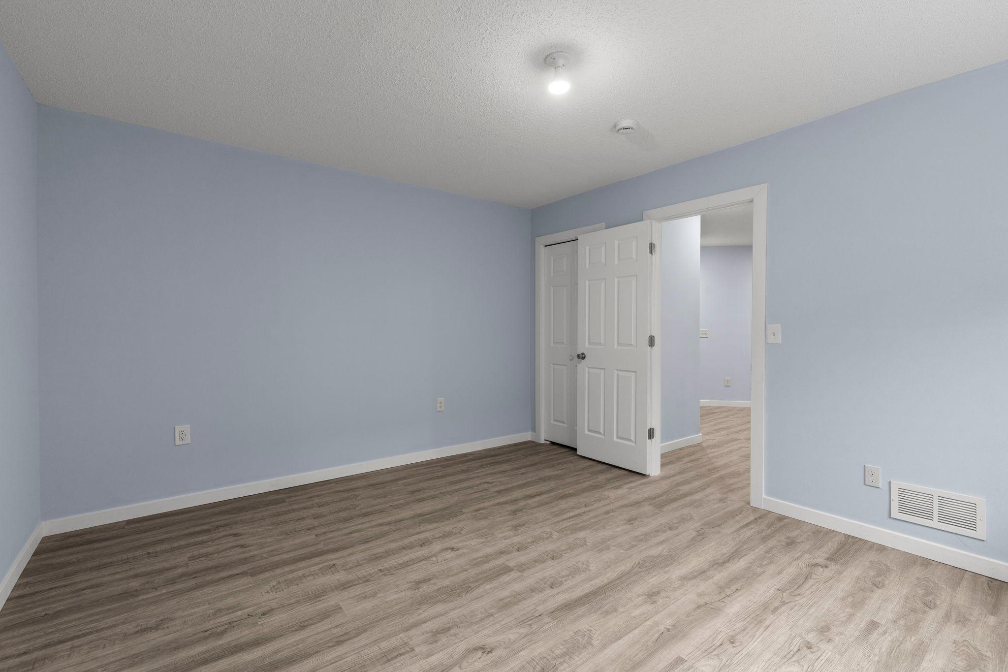 51-web-or-mls-1177 Danube Ave-141.jpg
