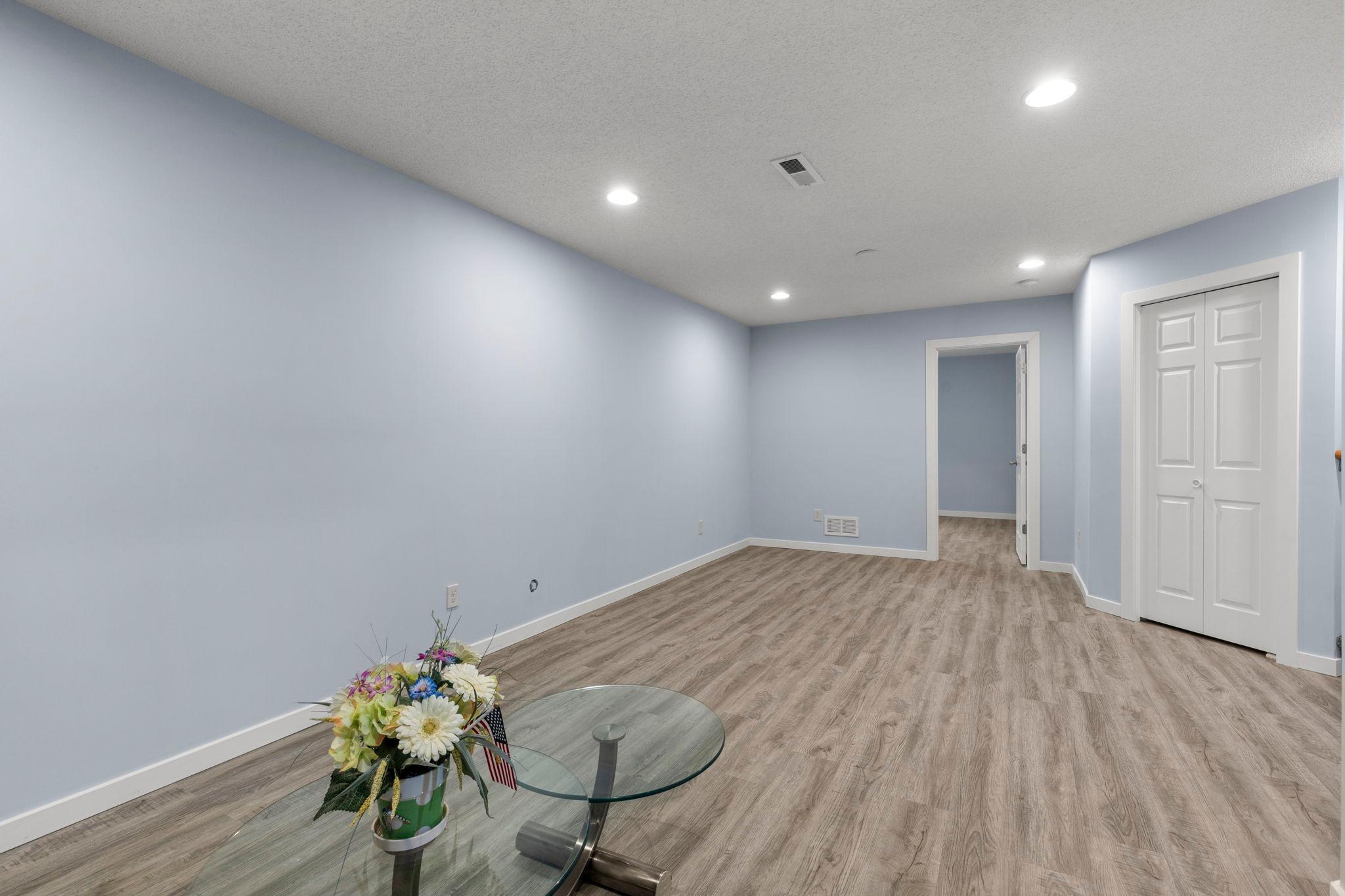 49-web-or-mls-1177 Danube Ave-135.jpg