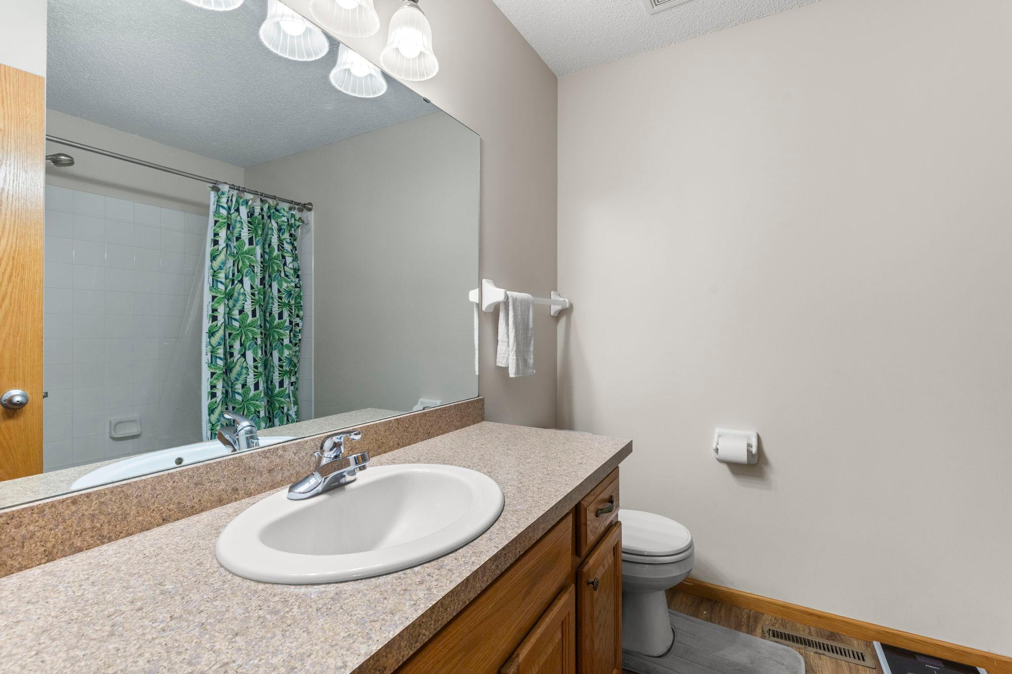 26-web-or-mls-1177 Danube Ave-66.jpg