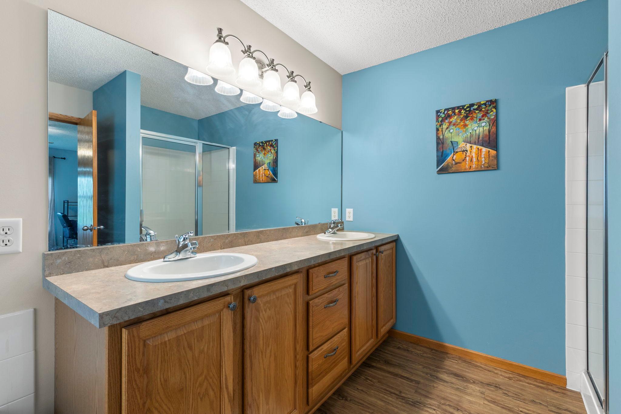 33-web-or-mls-1177 Danube Ave-87.jpg