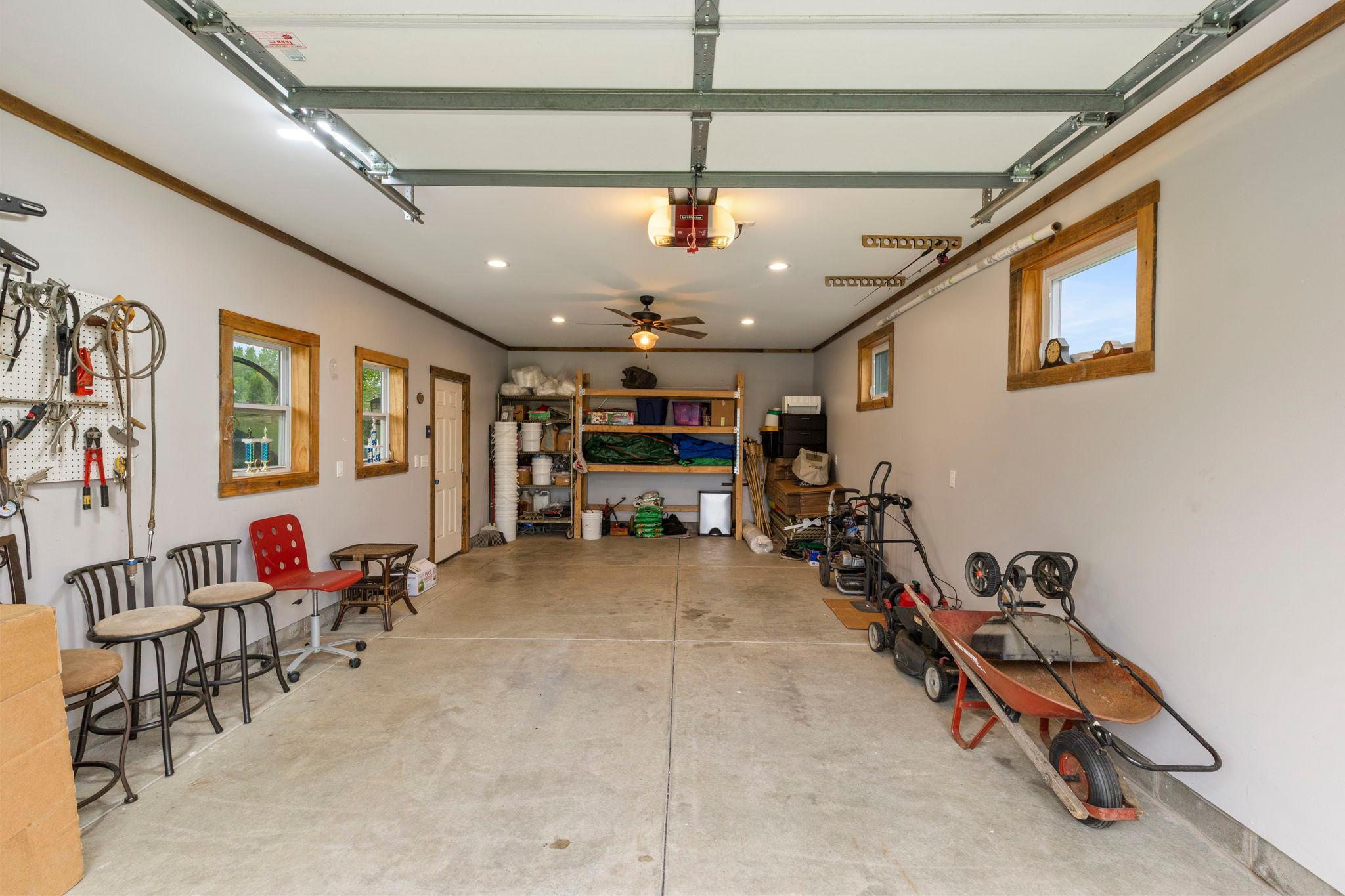 60-web-or-mls-1177 Danube Ave-162.jpg