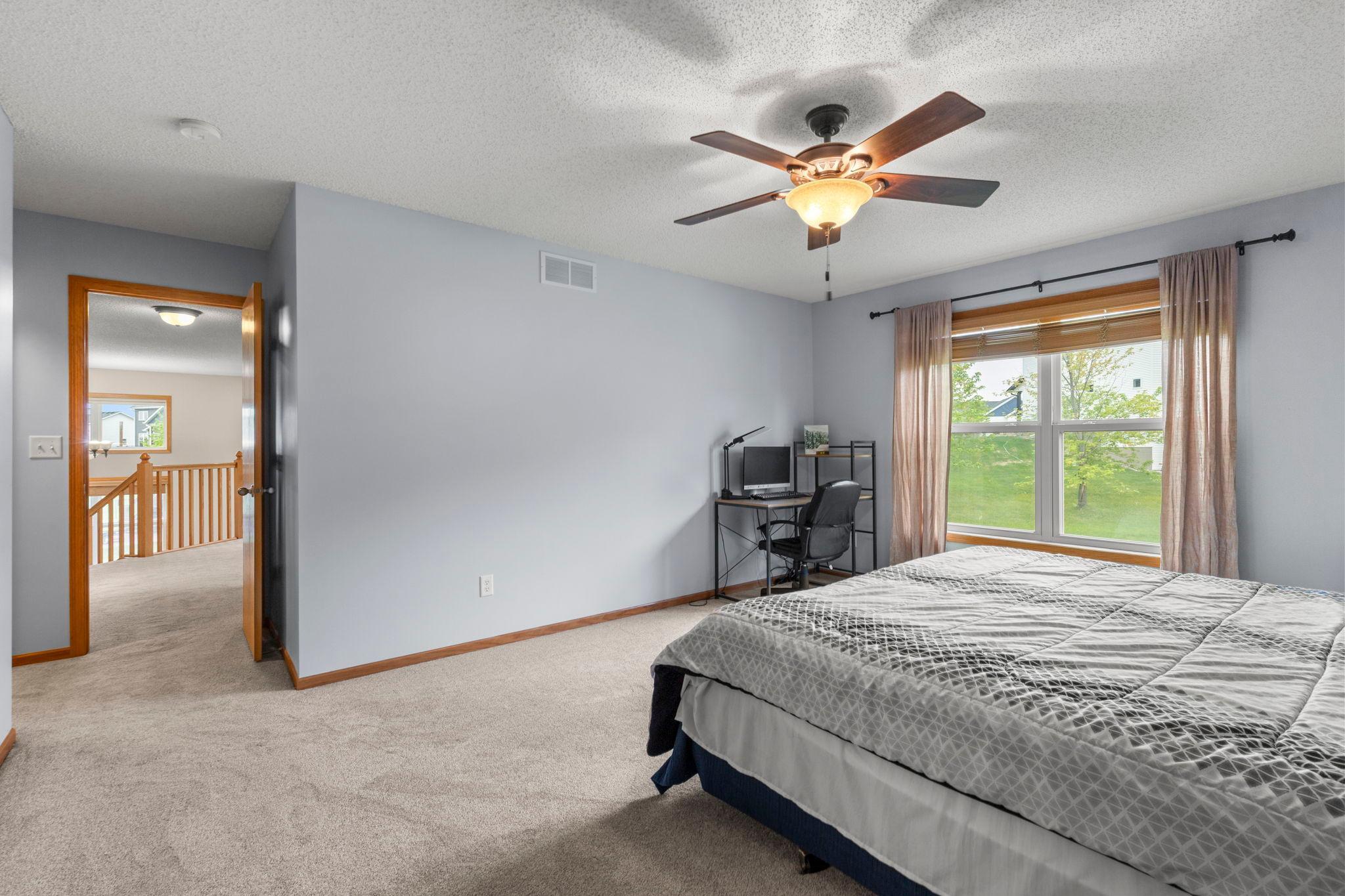 30-web-or-mls-1177 Danube Ave-78.jpg