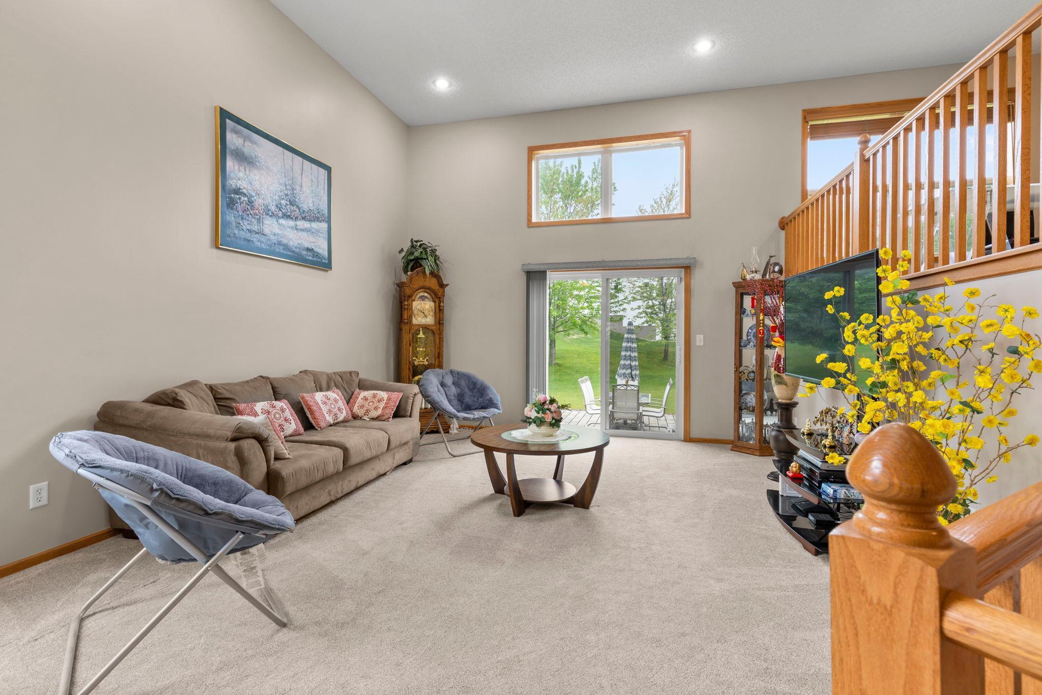 21-web-or-mls-1177 Danube Ave-51.jpg