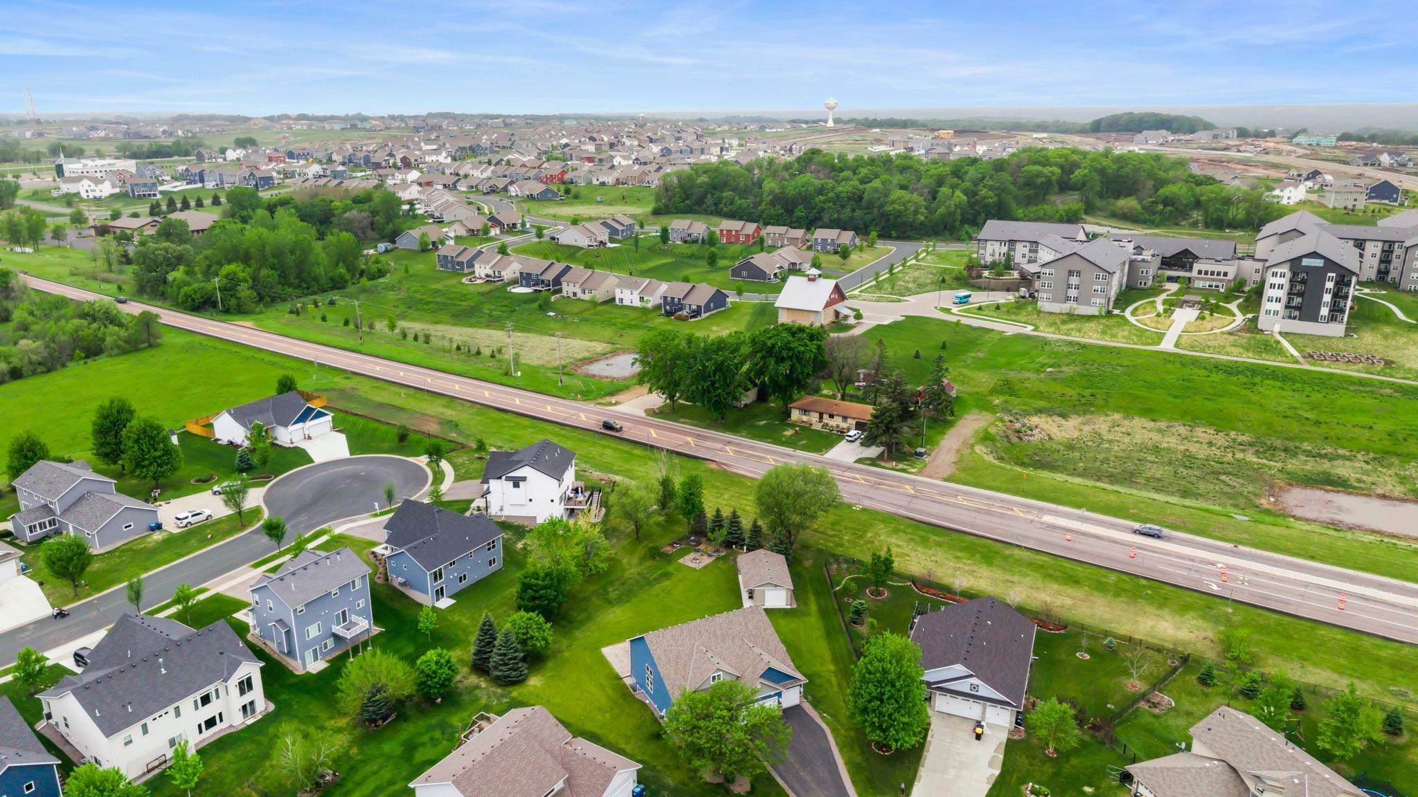 65-web-or-mls-1177 Danube Ave-192.jpg