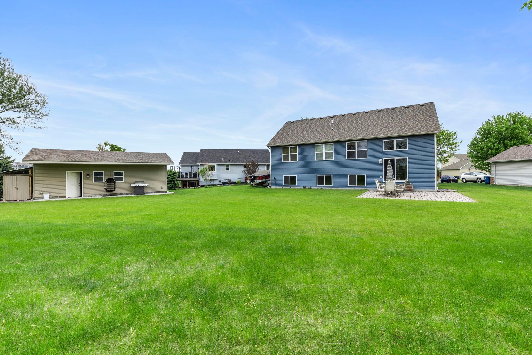 55-web-or-mls-1177 Danube Ave-151.jpg