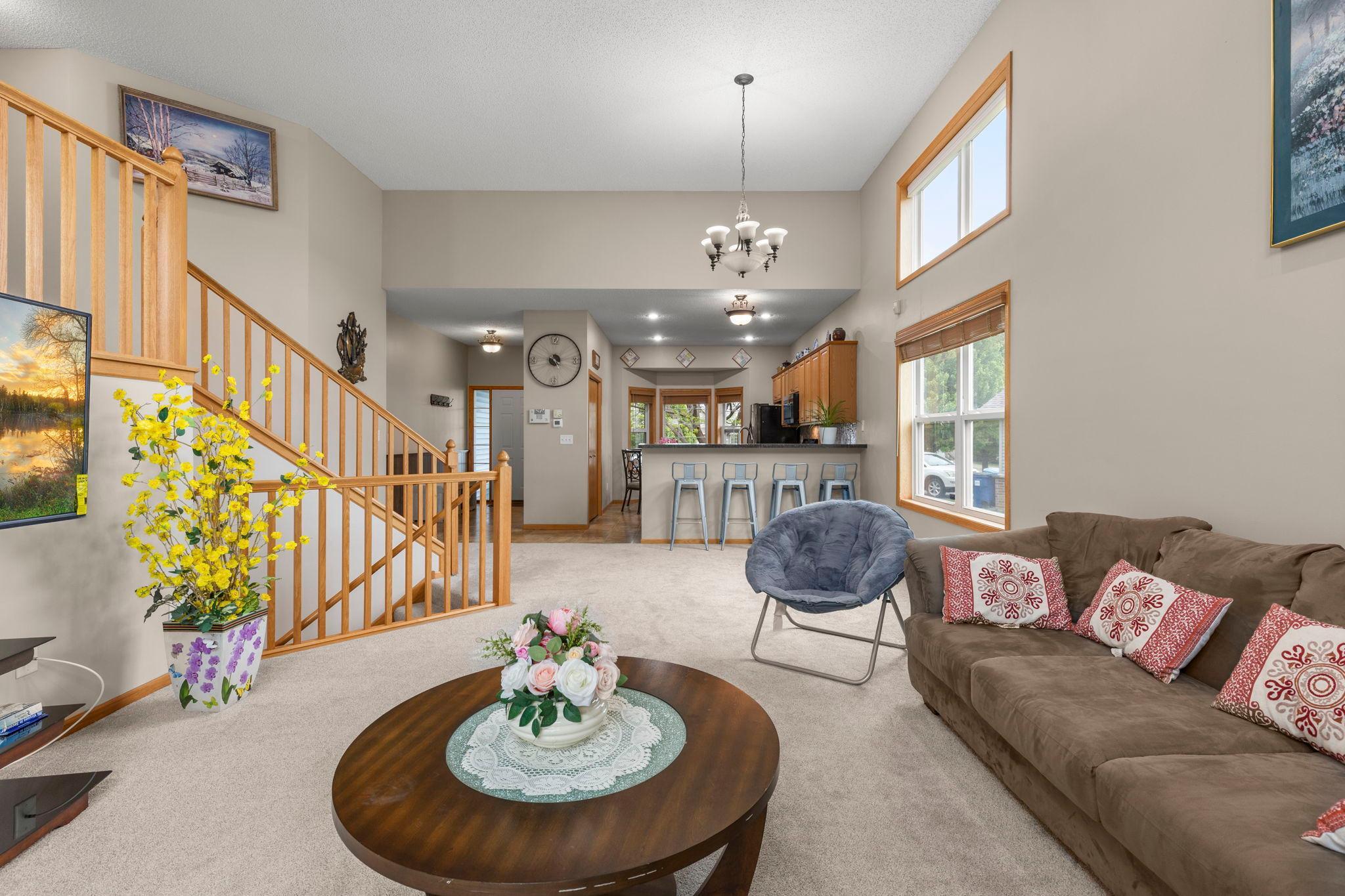 22-web-or-mls-1177 Danube Ave-54.jpg
