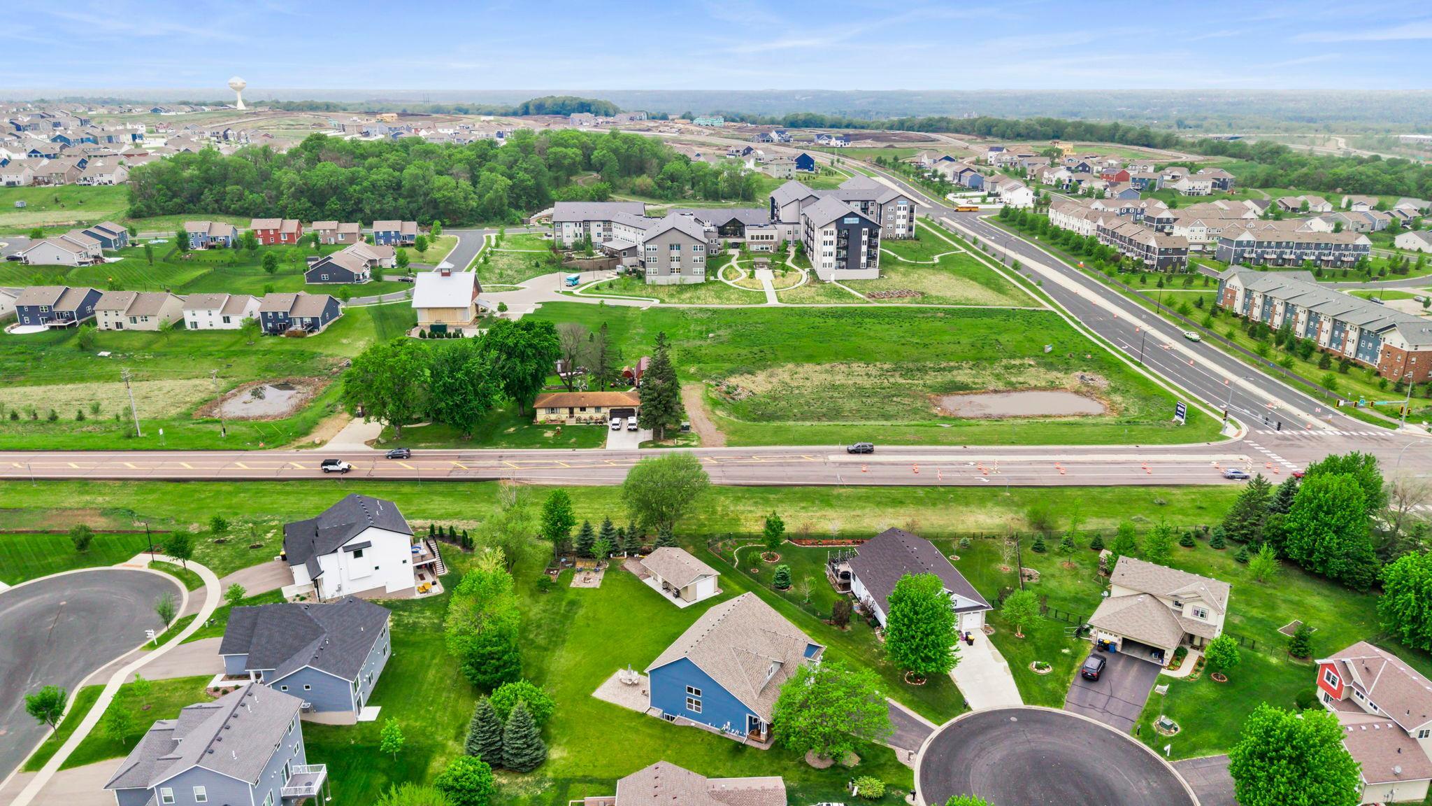 64-web-or-mls-1177 Danube Ave-189.jpg