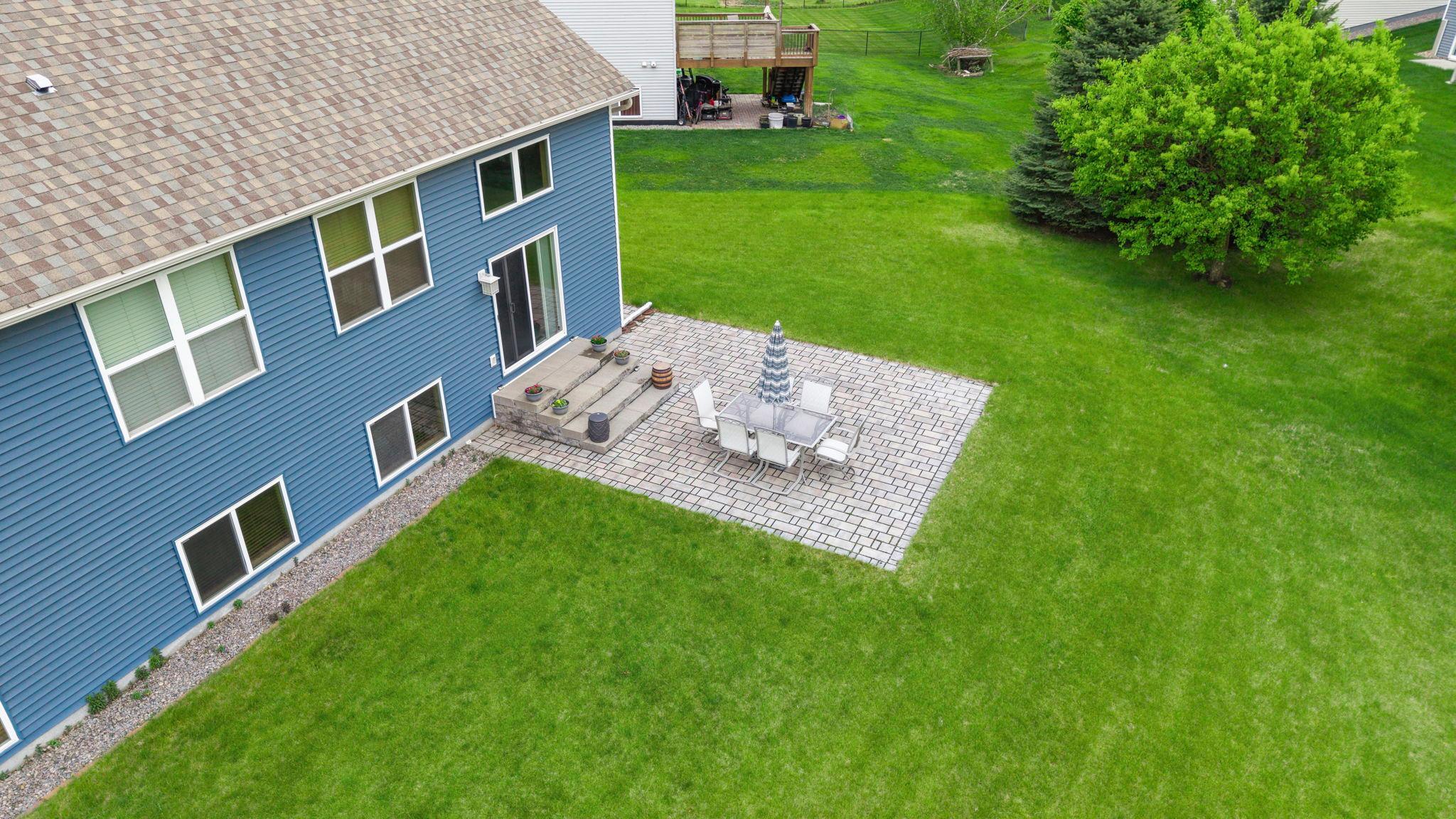 62-web-or-mls-1177 Danube Ave-183.jpg
