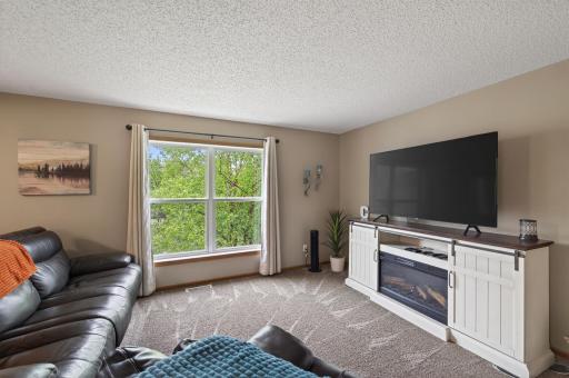 5135 Farnham Drive N, Hugo, MN 55038