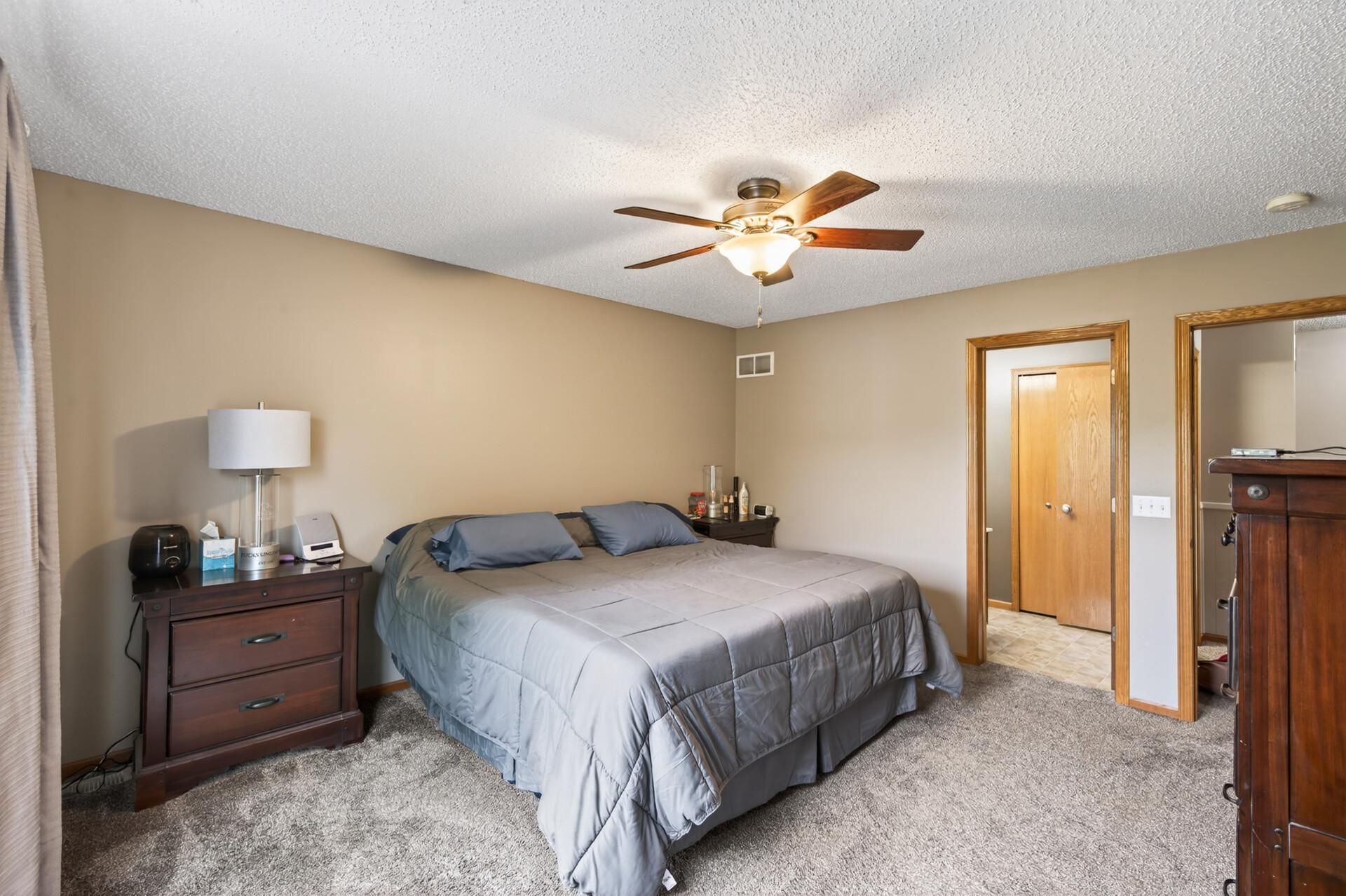 5135 Farnham Drive N, Hugo, MN 55038