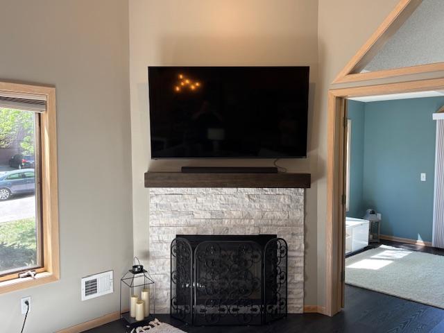 gas fireplace.jpeg