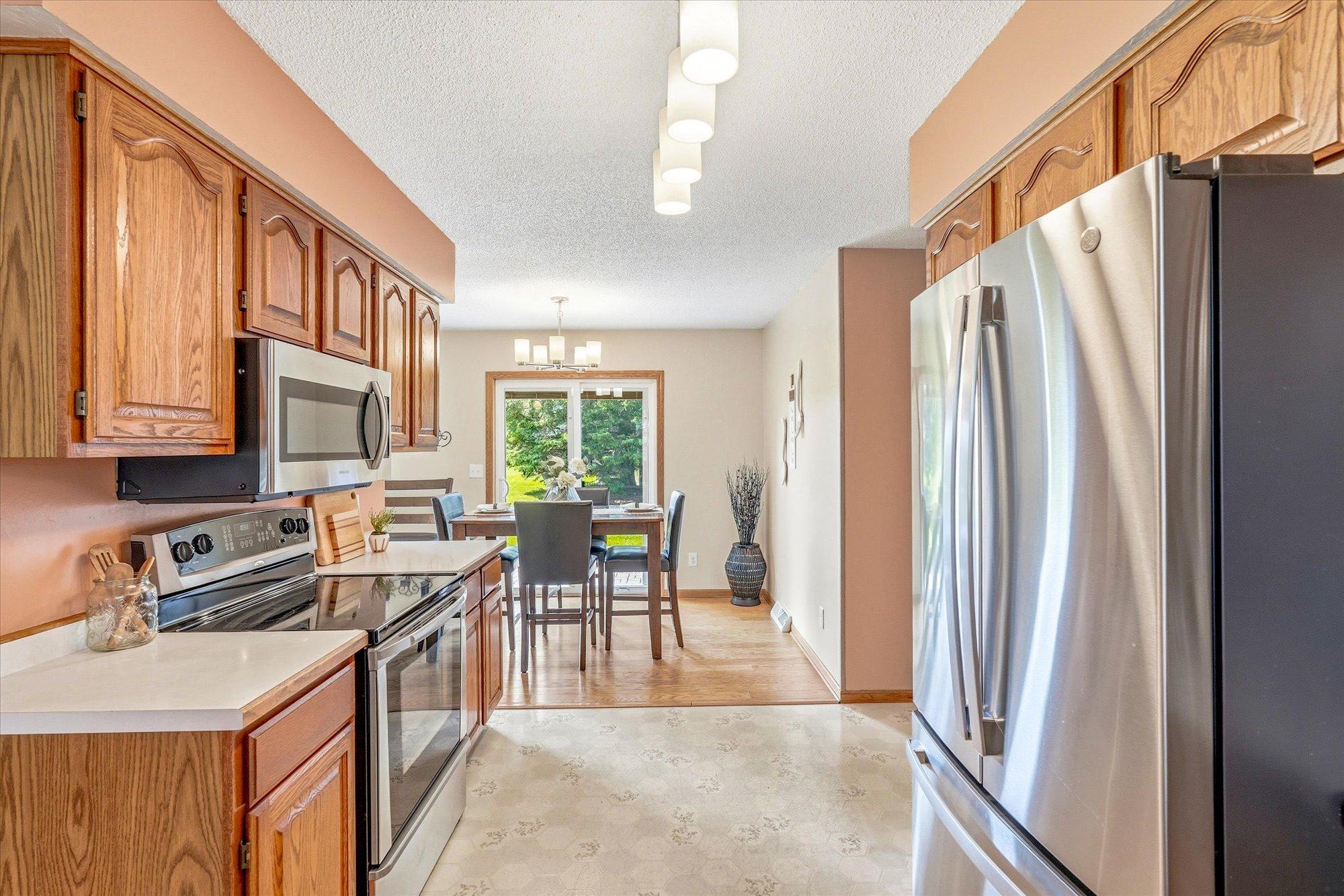 Kitchen/dining room.