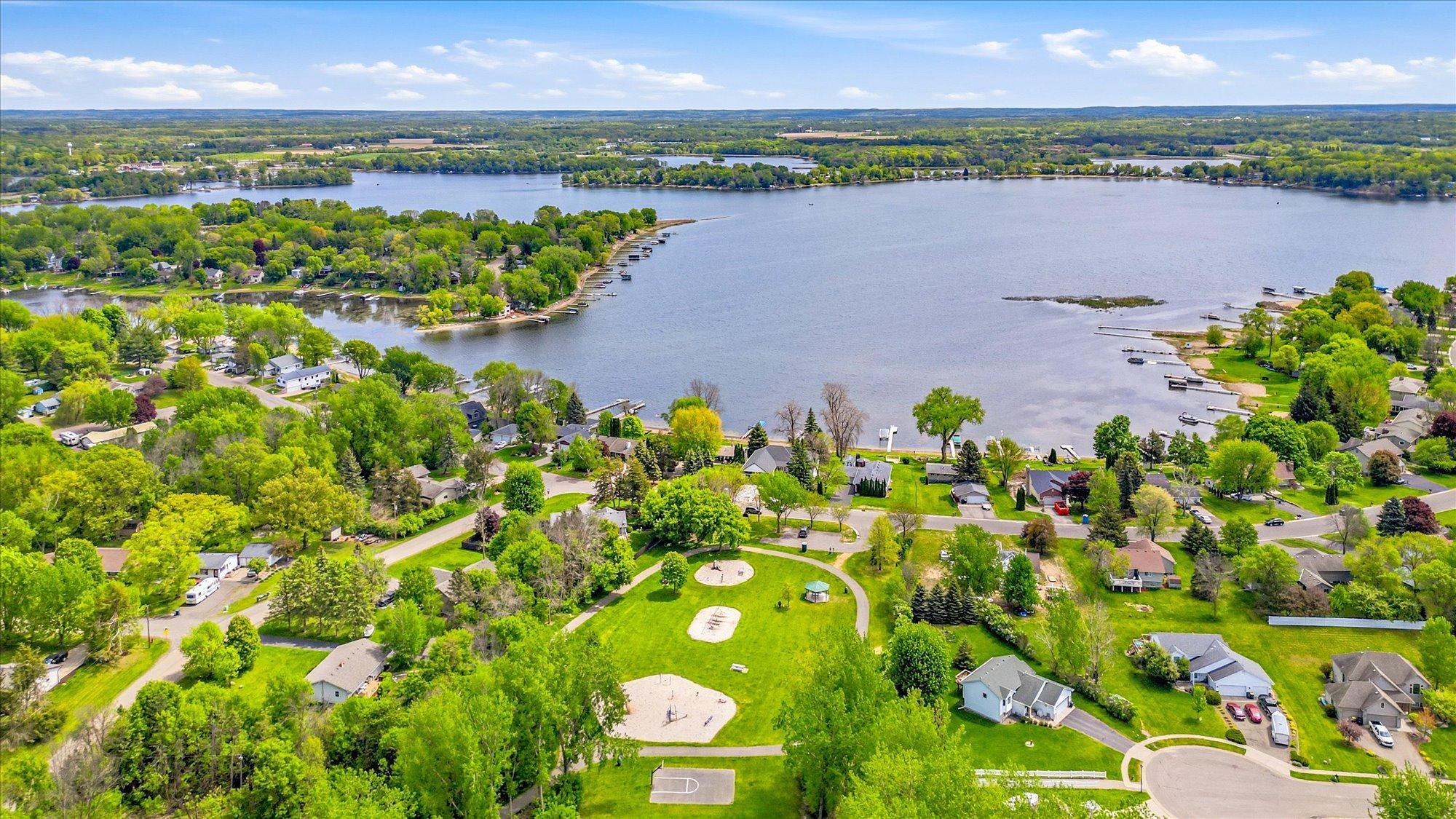Close to the lakes!