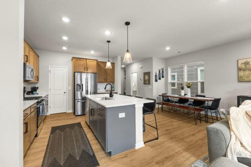 14540 Twin Lakes Circle, Burnsville, MN 55306
