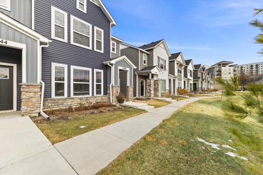 14540 Twin Lakes Circle, Burnsville, MN 55306