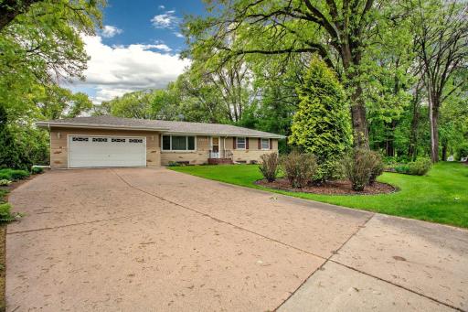 2924 Spring View Lane, New Brighton, MN 55112