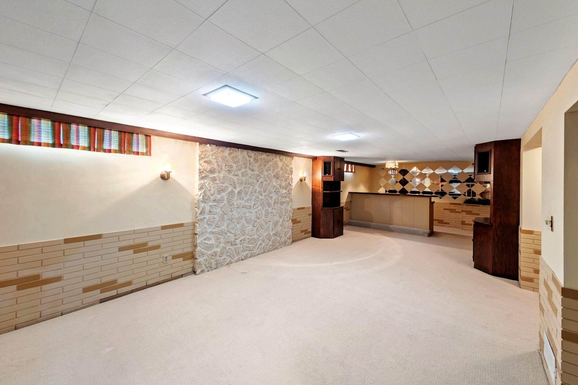 Lower level family & game room