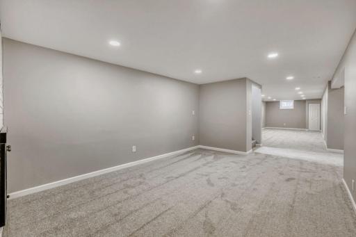 7556 Noble Ave N - Web Quality - 013 - 13 Family Room.jpg