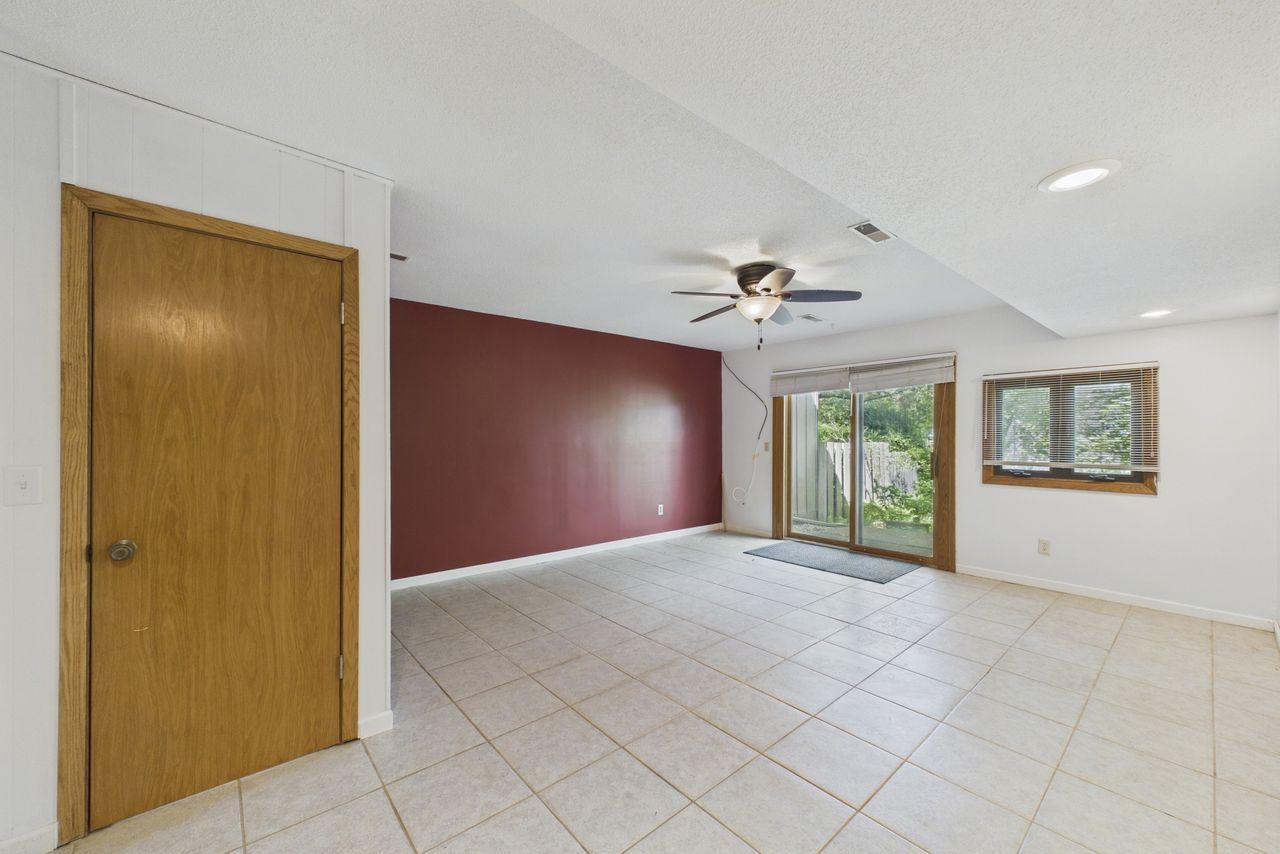 3/4 bath and walk in closet
