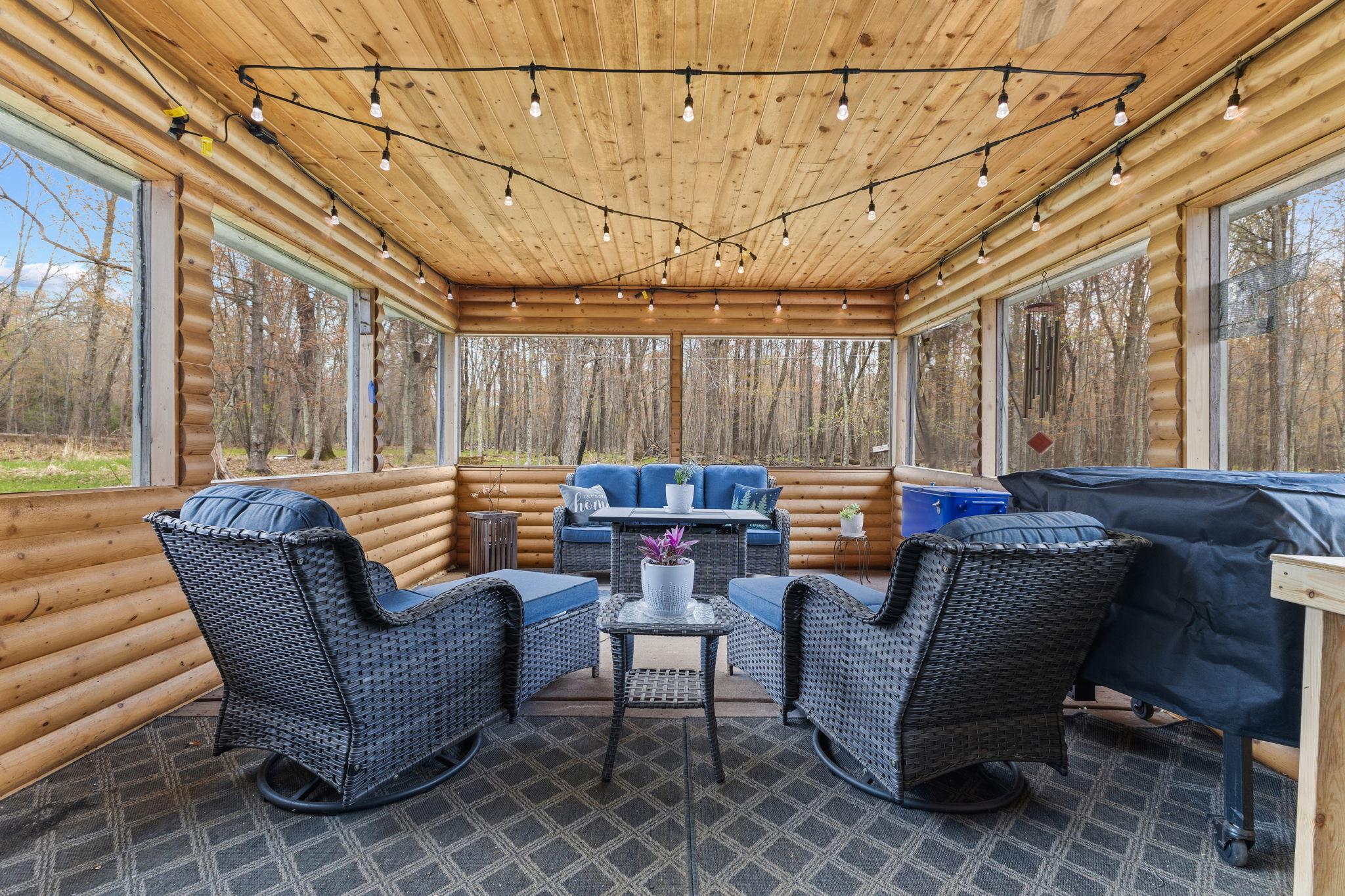 3 season porch to enjoy all that nature has to offer