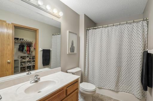 5925 86th Lane N, Brooklyn Park, MN 55443