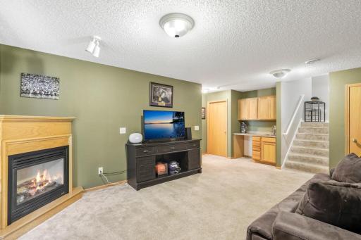 5925 86th Lane N, Brooklyn Park, MN 55443