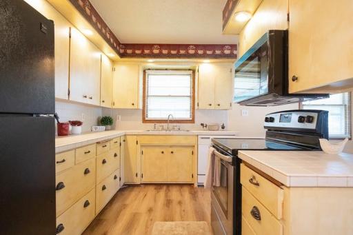 55 10th Avenue N, Waite Park, MN 56387