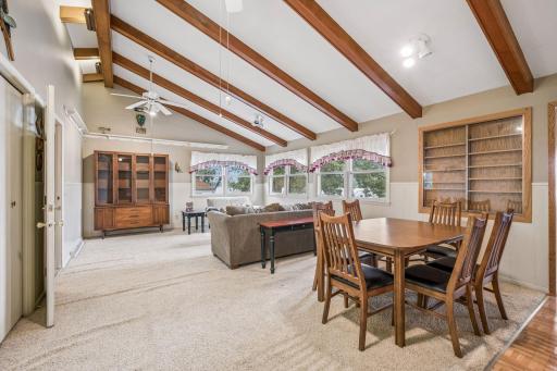 Spacious living room! Great for entertaining!!