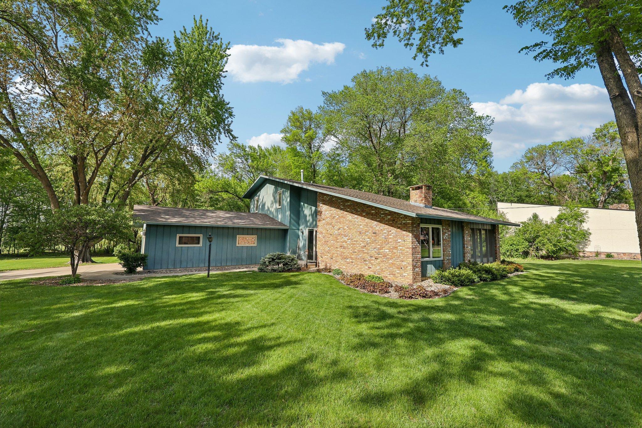 4-web-or-mls-Maple St N-S2105-004.jpg