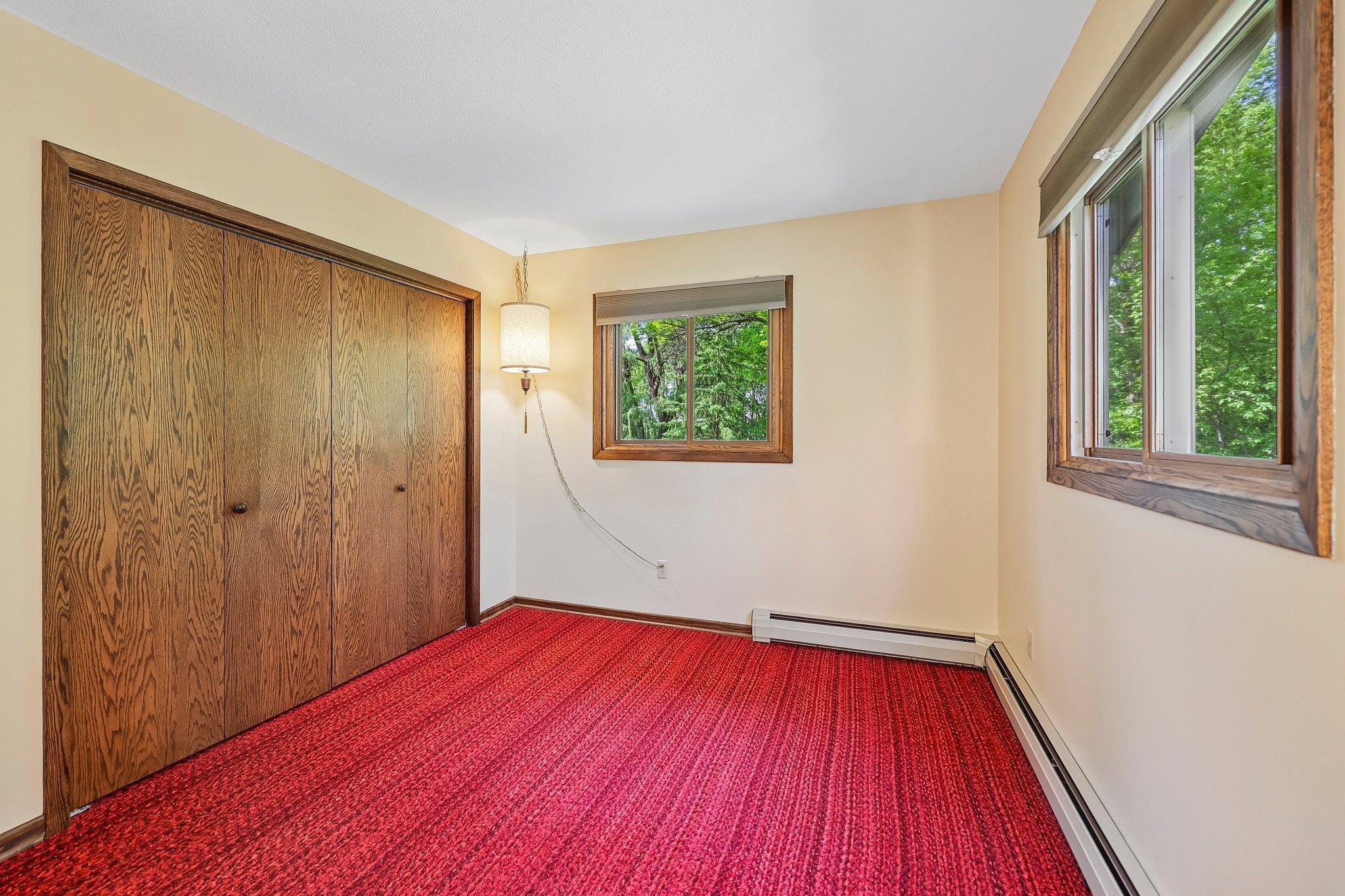 30-web-or-mls-Maple St N-S2105-030.jpg