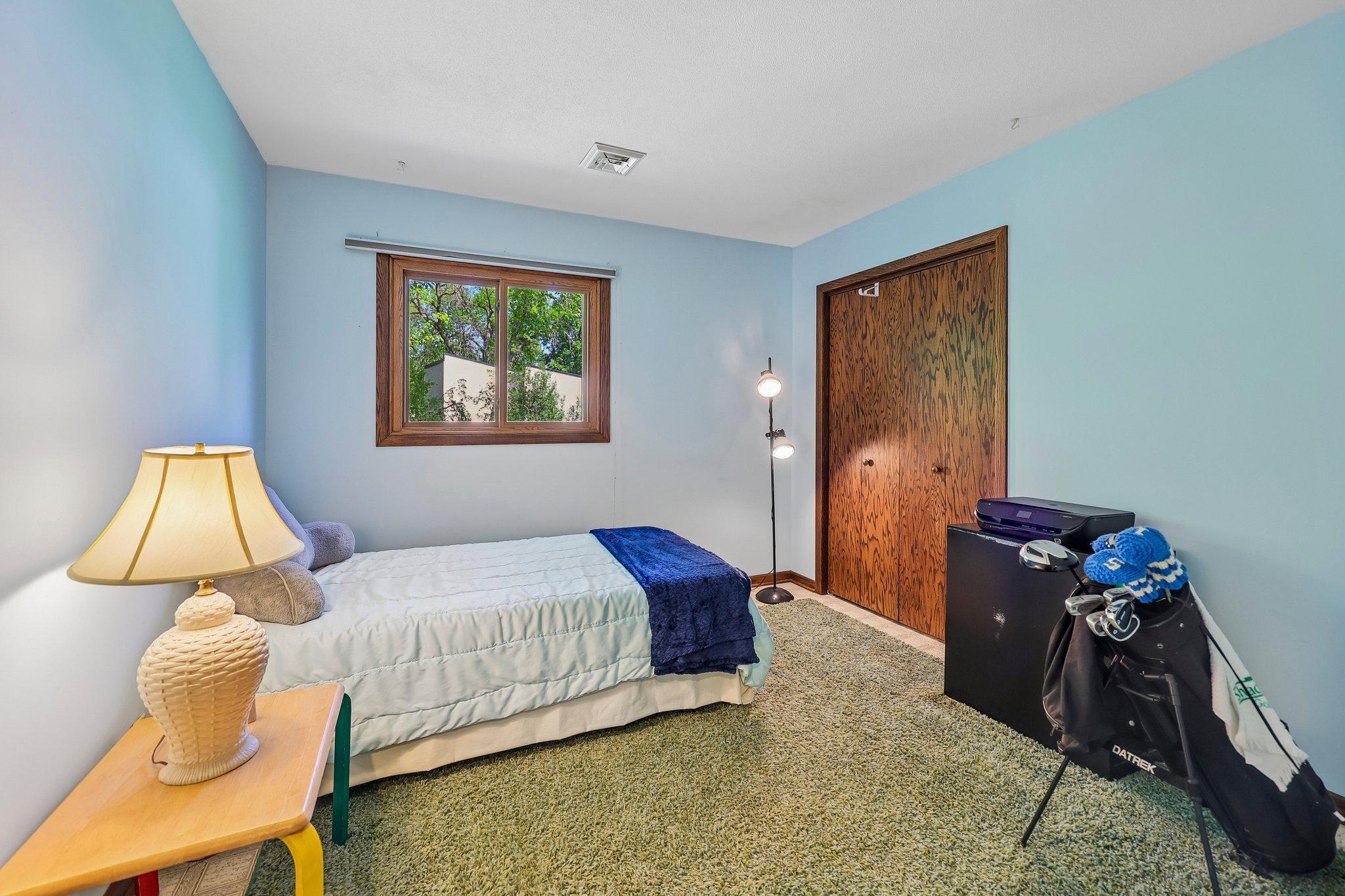 32-web-or-mls-Maple St N-S2105-032.jpg