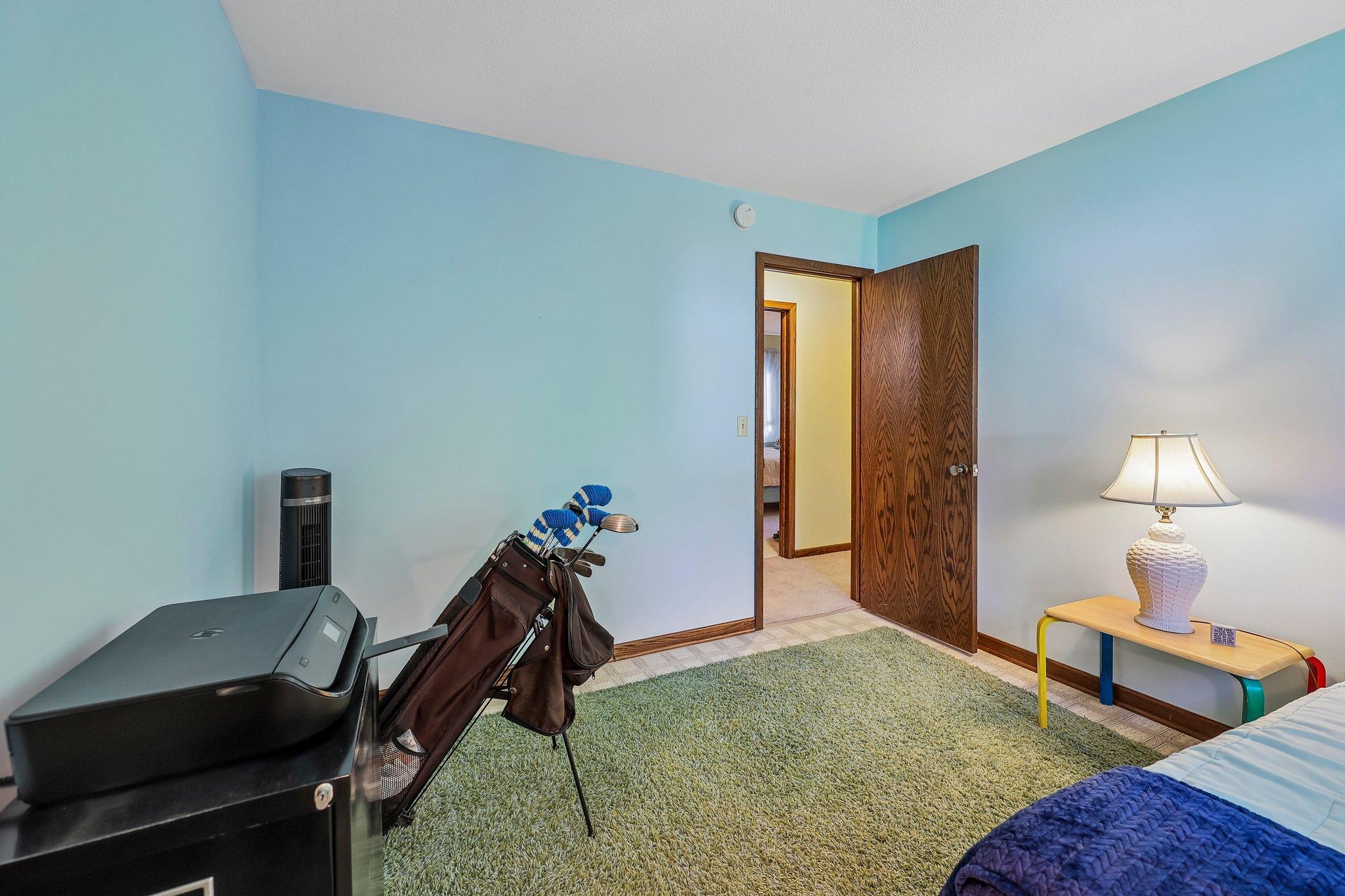 33-web-or-mls-Maple St N-S2105-033.jpg
