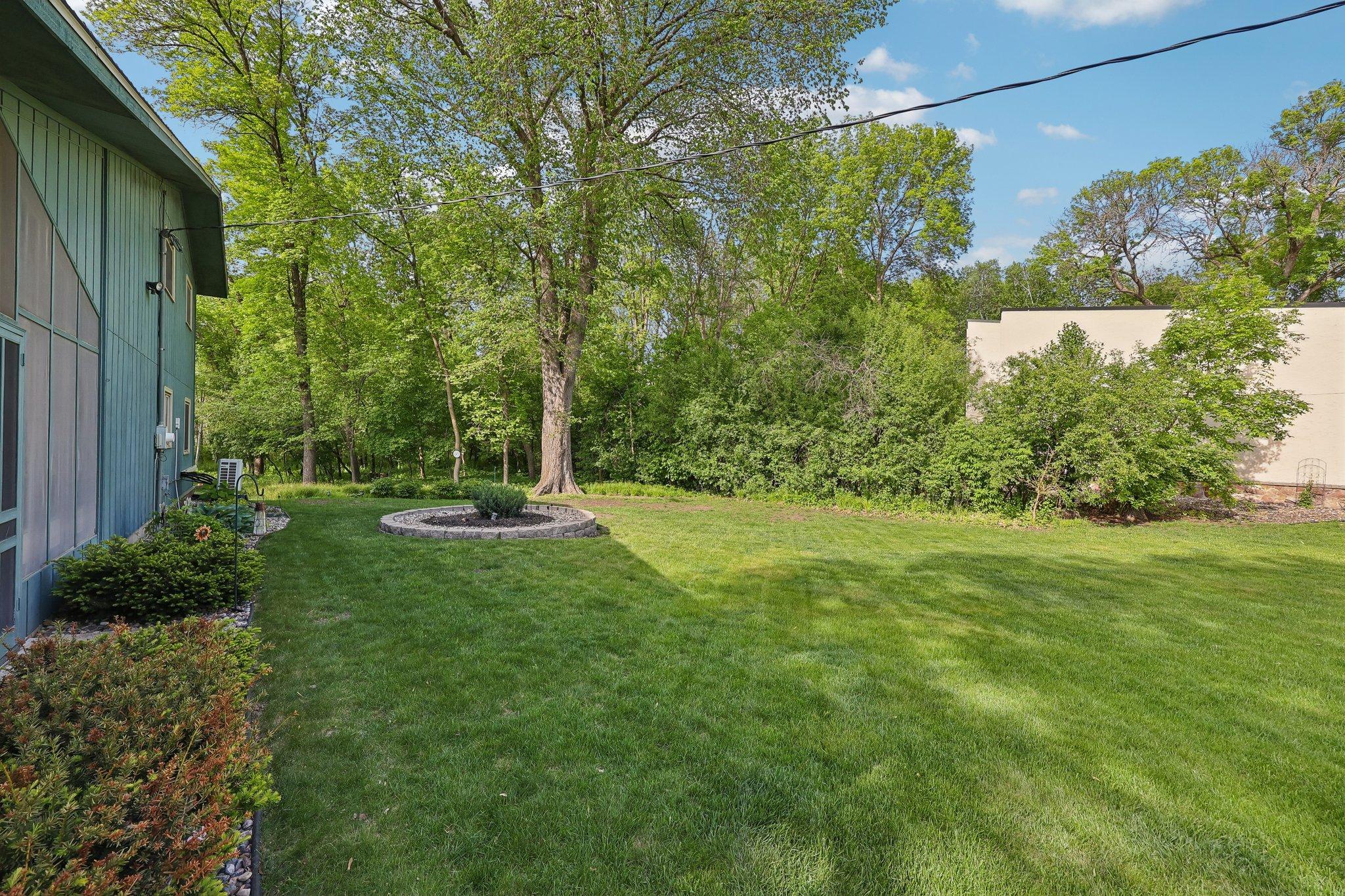 42-web-or-mls-Maple St N-S2105-042.jpg