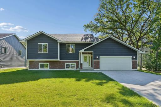 1880 Desoto Street N, Maplewood, MN 55117