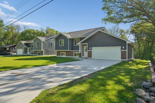 1880 Desoto Street N, Maplewood, MN 55117
