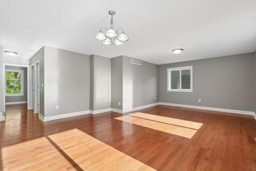 1880 Desoto Street N, Maplewood, MN 55117