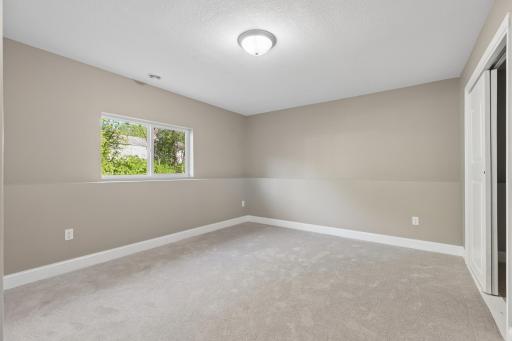 1880 Desoto Street N, Maplewood, MN 55117