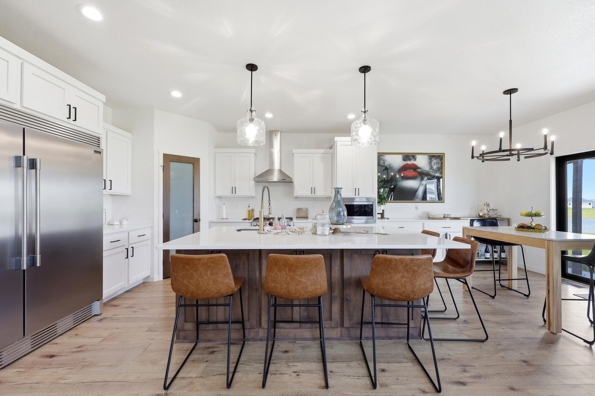 Extended Island + Walk in Corner Pantry