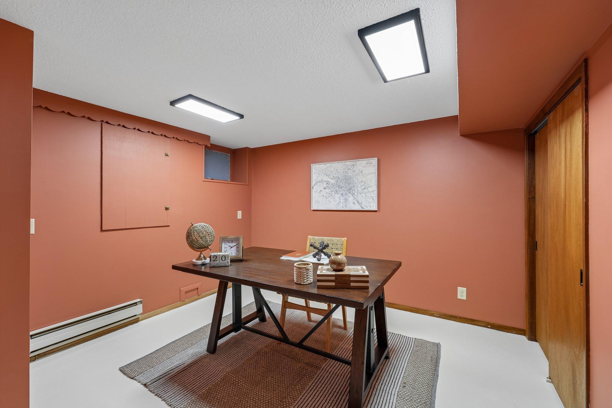 40-web-or-mls-Pandora Dr NE-S2005-040.jpg