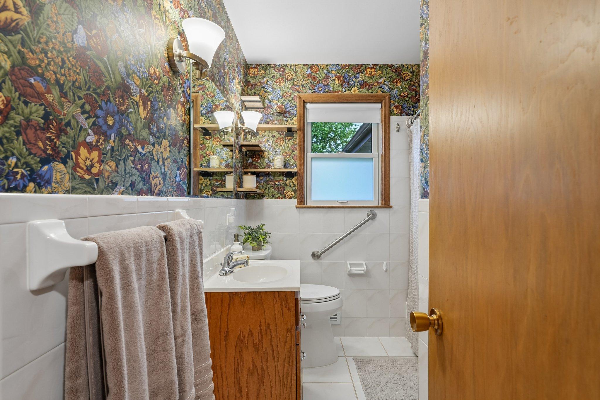 25-web-or-mls-Pandora Dr NE-S2005-025.jpg
