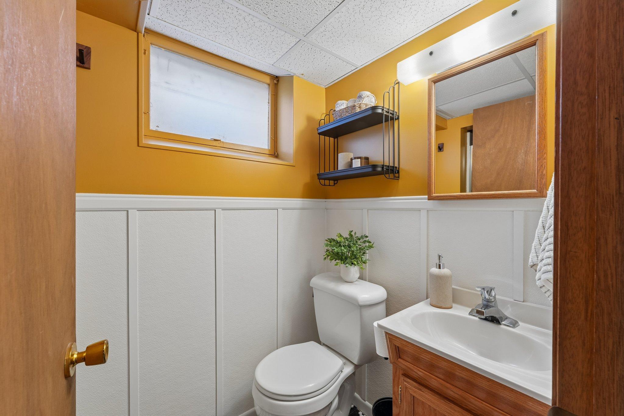 44-web-or-mls-Pandora Dr NE-S2005-044.jpg
