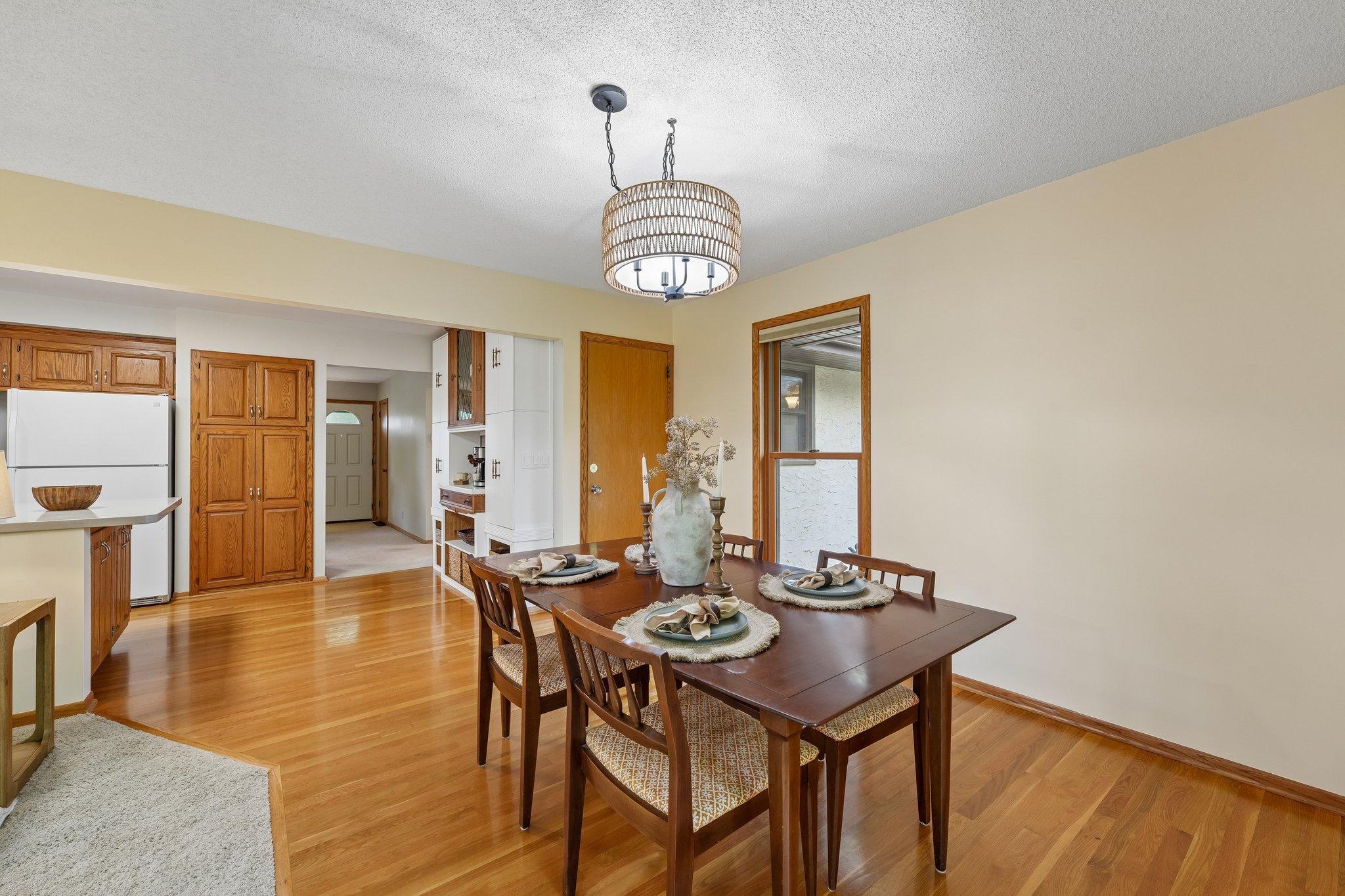 15-web-or-mls-Pandora Dr NE-S2005-015.jpg
