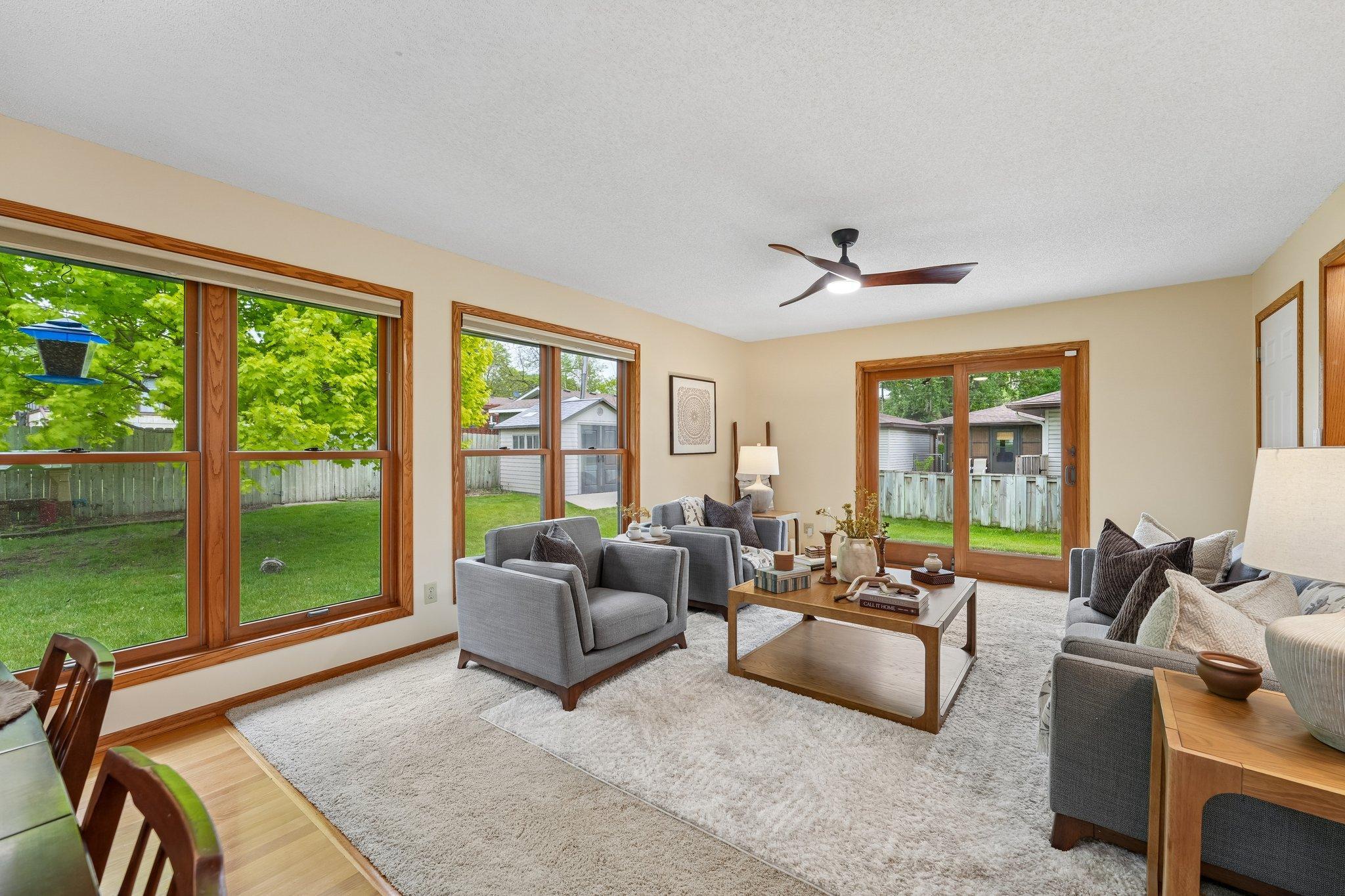 12-web-or-mls-Pandora Dr NE-S2005-012.jpg