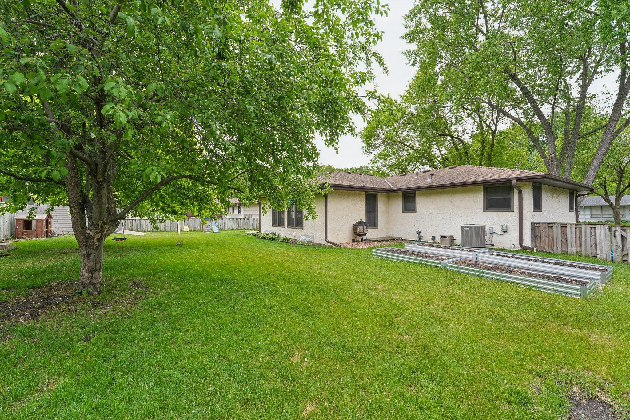 50-web-or-mls-Pandora Dr NE-S2005-050.jpg