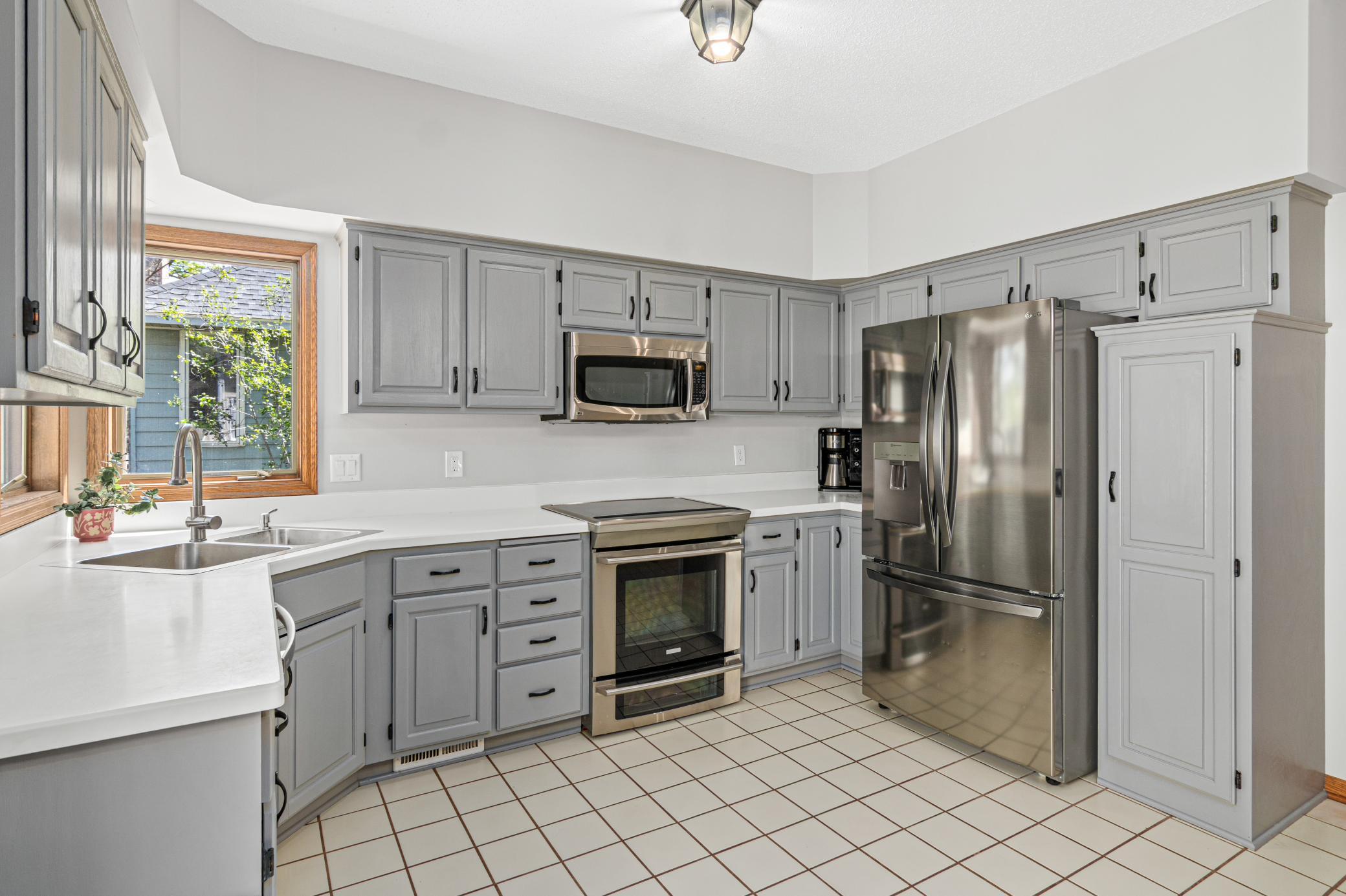 645 Lake Pine Dr-11.jpg