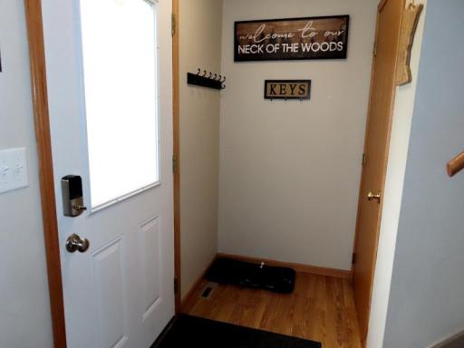 720 FRONT ENTRY.jpg