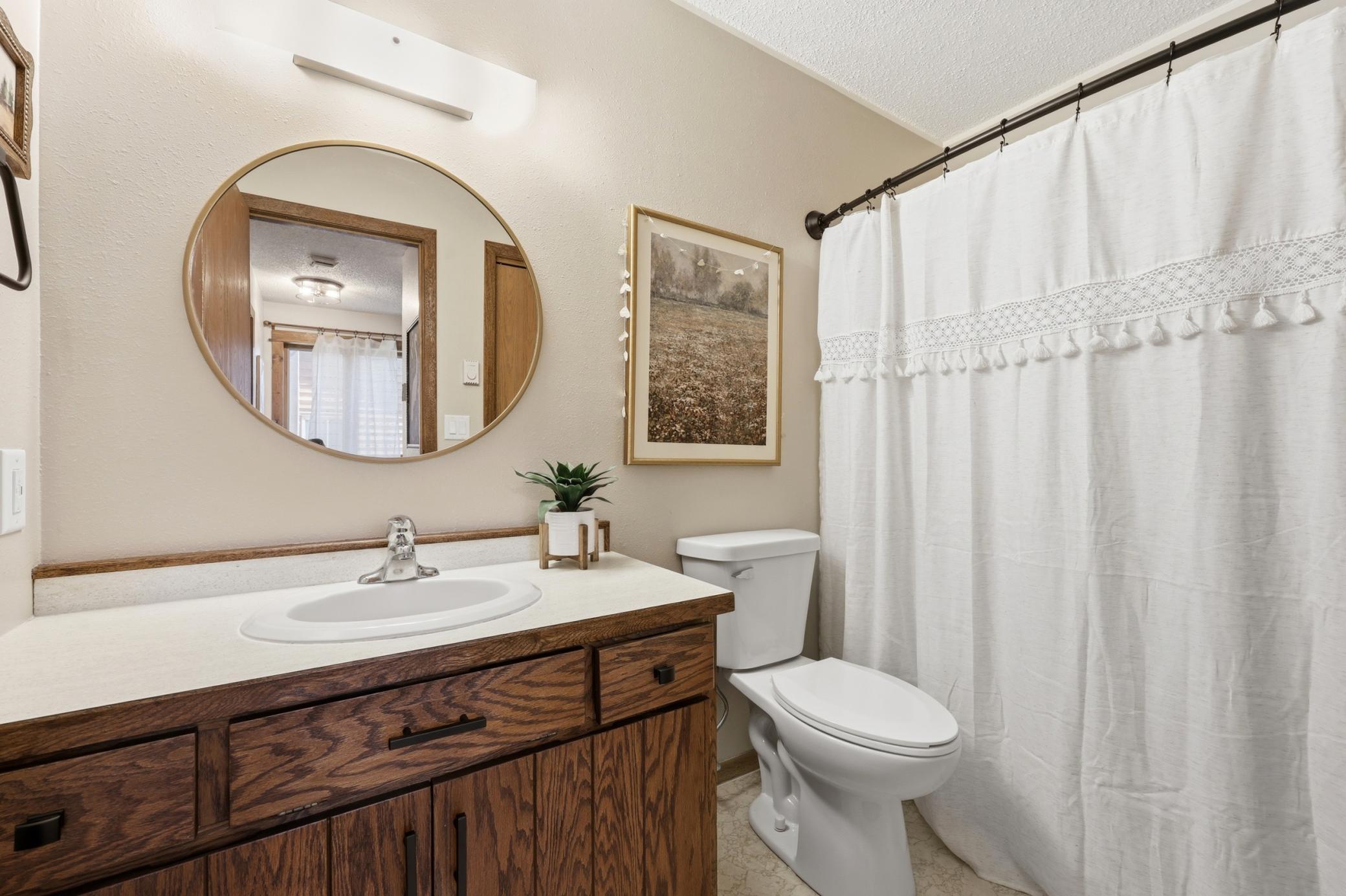 Full Bathroom