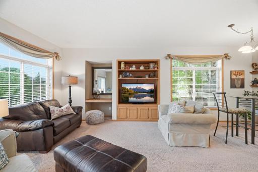 2111 Eagle Trace Lane, Saint Paul, MN 55129